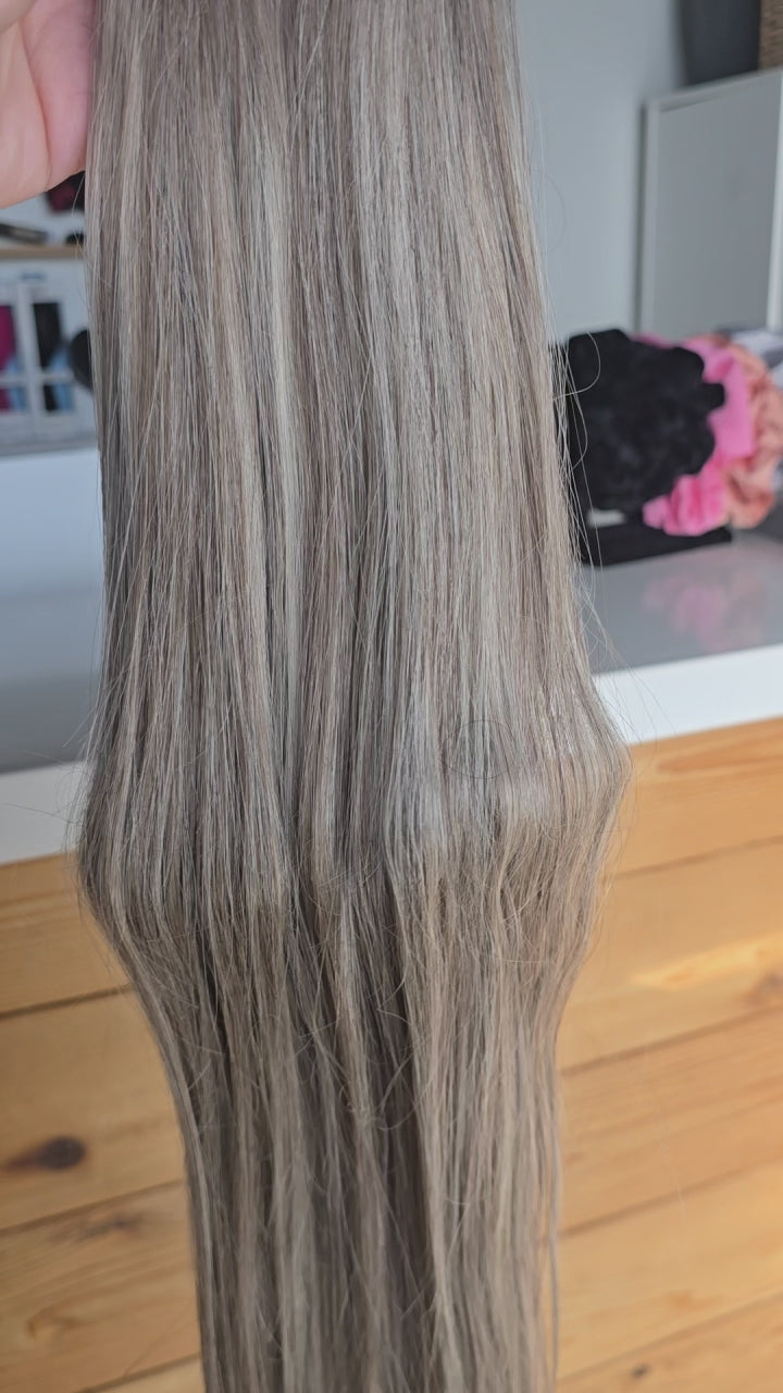 160 grams, 20" Clip ins - Iced Bronde