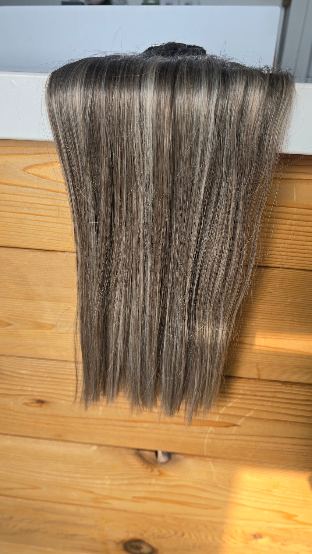160 grams, 20" Clip ins - Iced Bronde