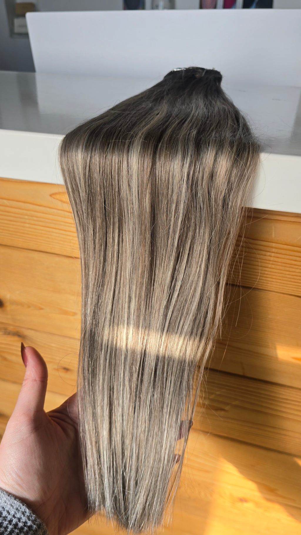 160 grams, 20" Clip ins - Iced Bronde